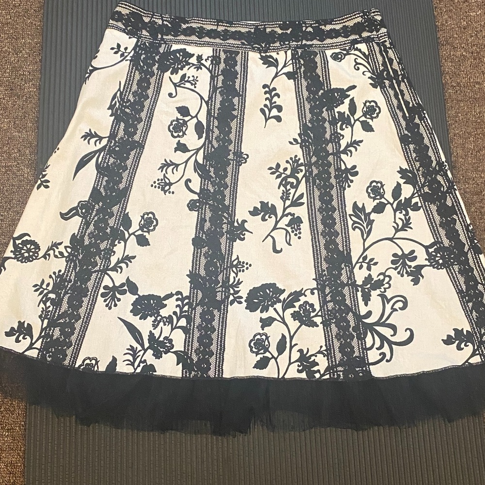 NY City Design Company floral skirt - size 8 - Worn once for Christmas Eve